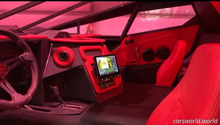 Questo Hummer sembra una Batmobile persa nello spazio | Carscoops